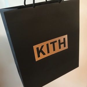 KITH SHOPPING BAGS (LOT OF 4)